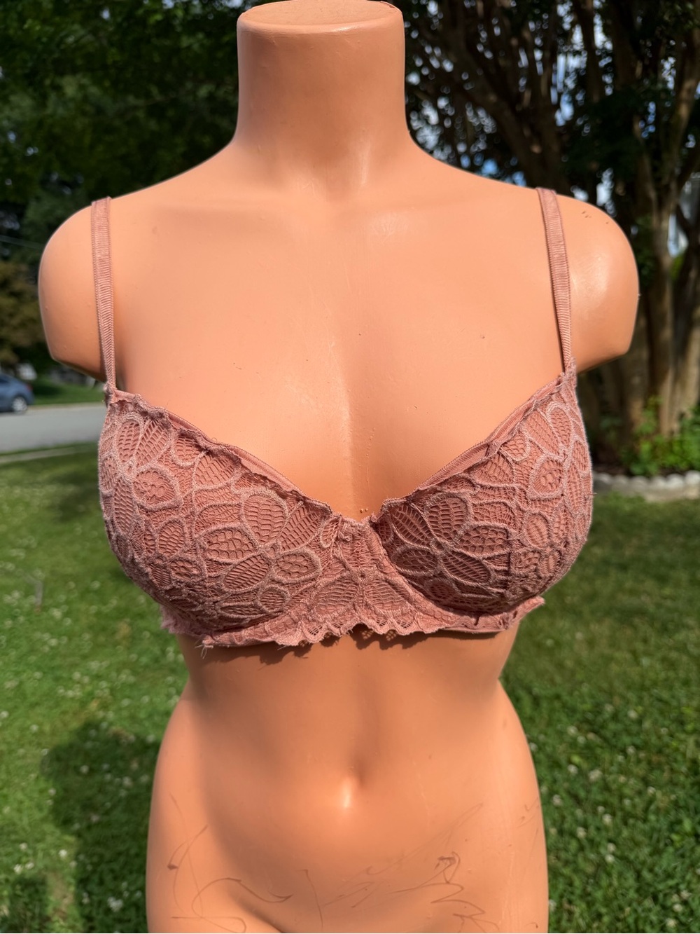 Pink victoria secret bra size 34DD Rose Pink